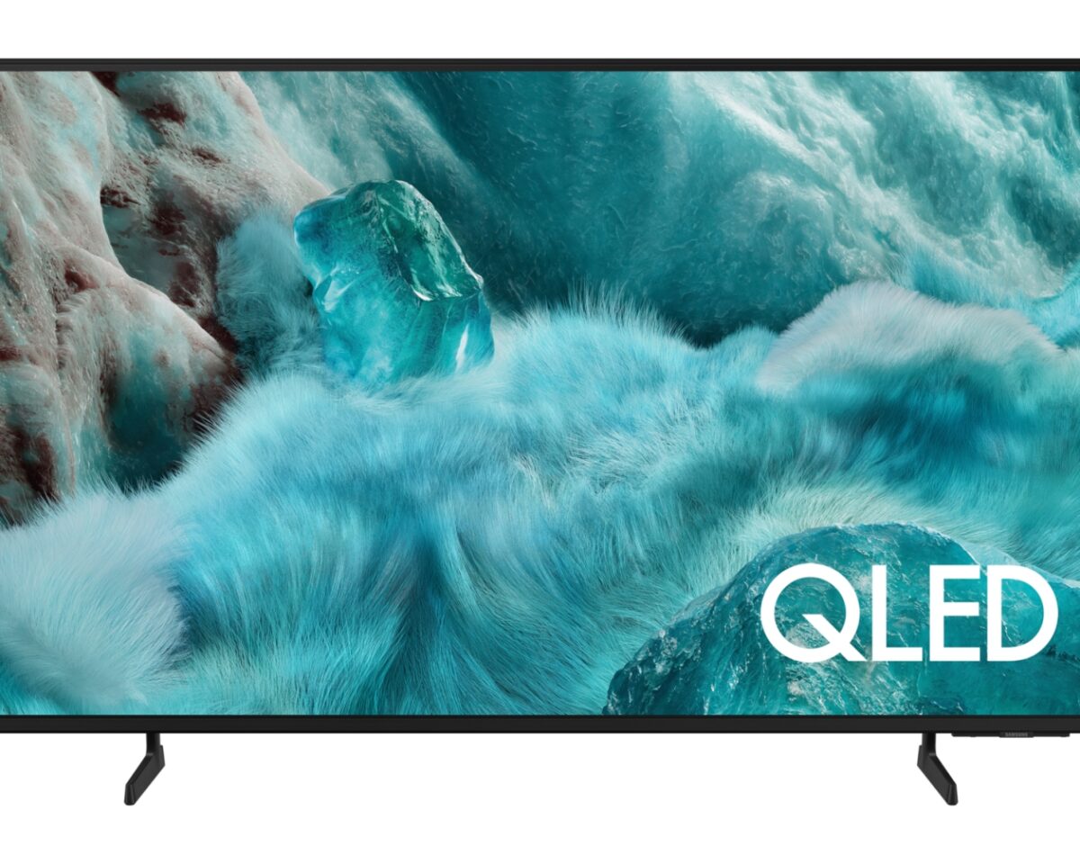 Alternative view of TV Samsung 43" QLED UHD WiFi Smart TV (QE43Q7FAAUXXH)
