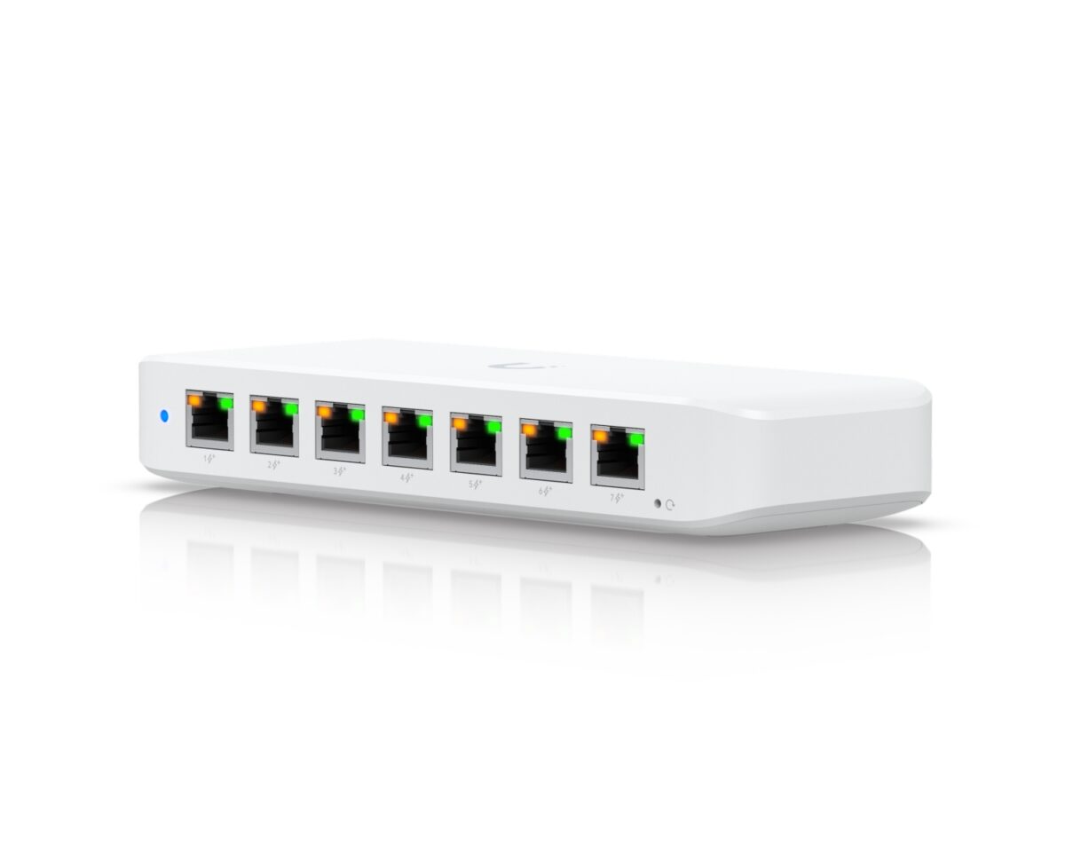 Alternative view of Switch Ubiquiti Gestionado L2 8p PoE Blanco (USW-ULTRA)